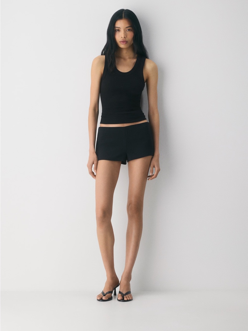 Aritzia Mirabelle Shorts Size 12 NWT